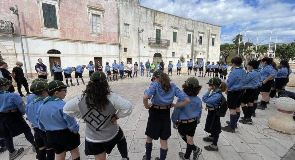 Scout Racale1 in cerchio